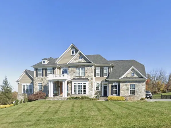15988 Waterford Crest Pl, Waterford, VA 20129