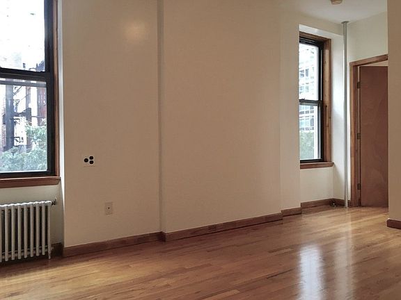 3rd image of 1633 2nd Ave #2A