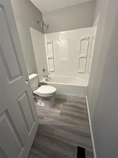 4 bed, 1200 sqft, $1,500 — Photo 3