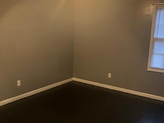 5th image of 1513 E Moore St