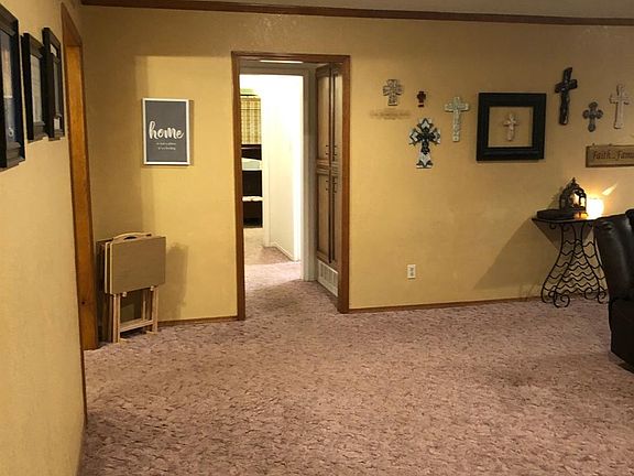 5th image of 815 N Denver Ave