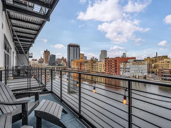 106 West Seeboth STREET #512, Milwaukee, WI 53204