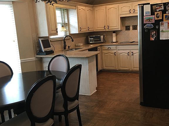4th image of 204 Steamboat Dr
