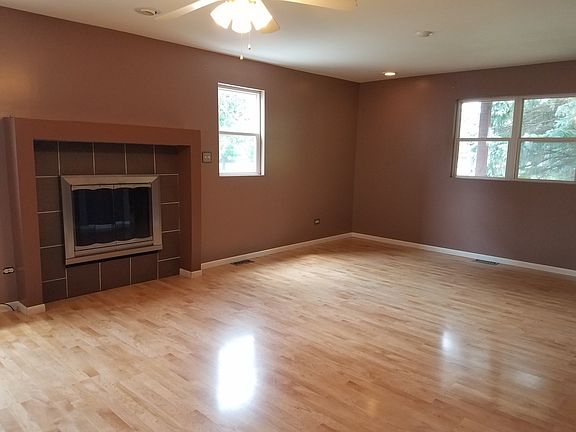 3rd image of 408 W Corning Ave