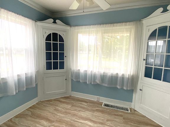 2nd image of 3204 N Gale Ave