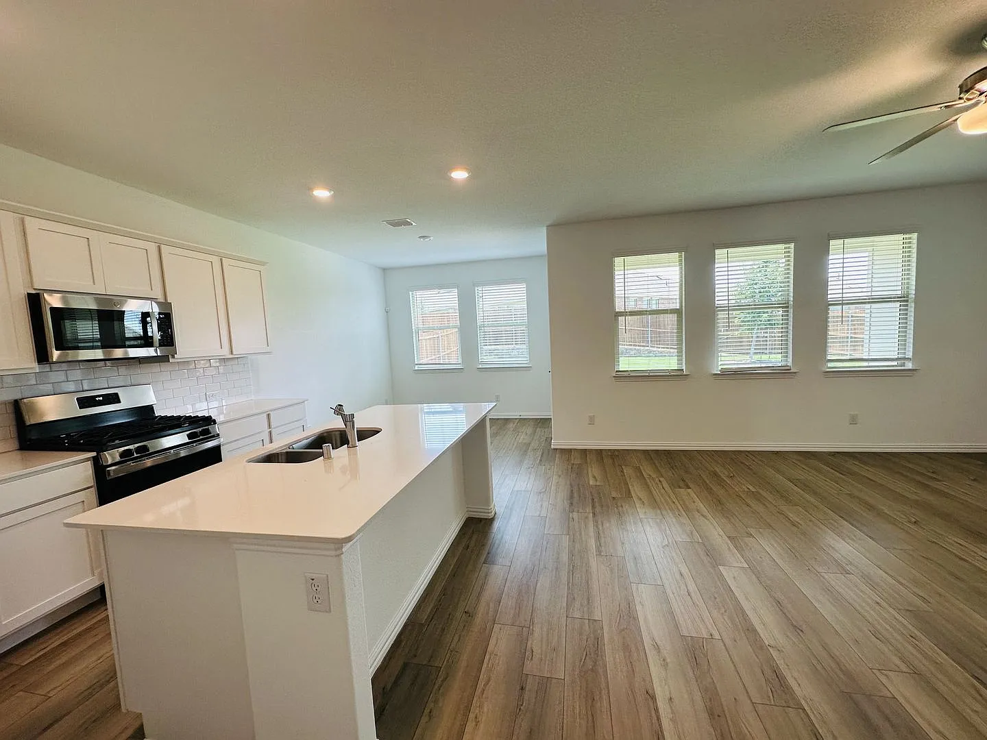 Do Not Miss Beautiful single-story home in Preserve at Honey Creek — Photo 4