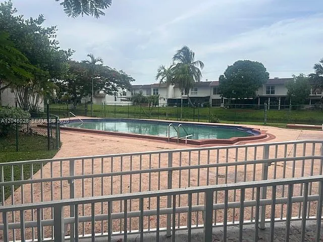 10395 N Kendall Dr #V4 — Photo 13