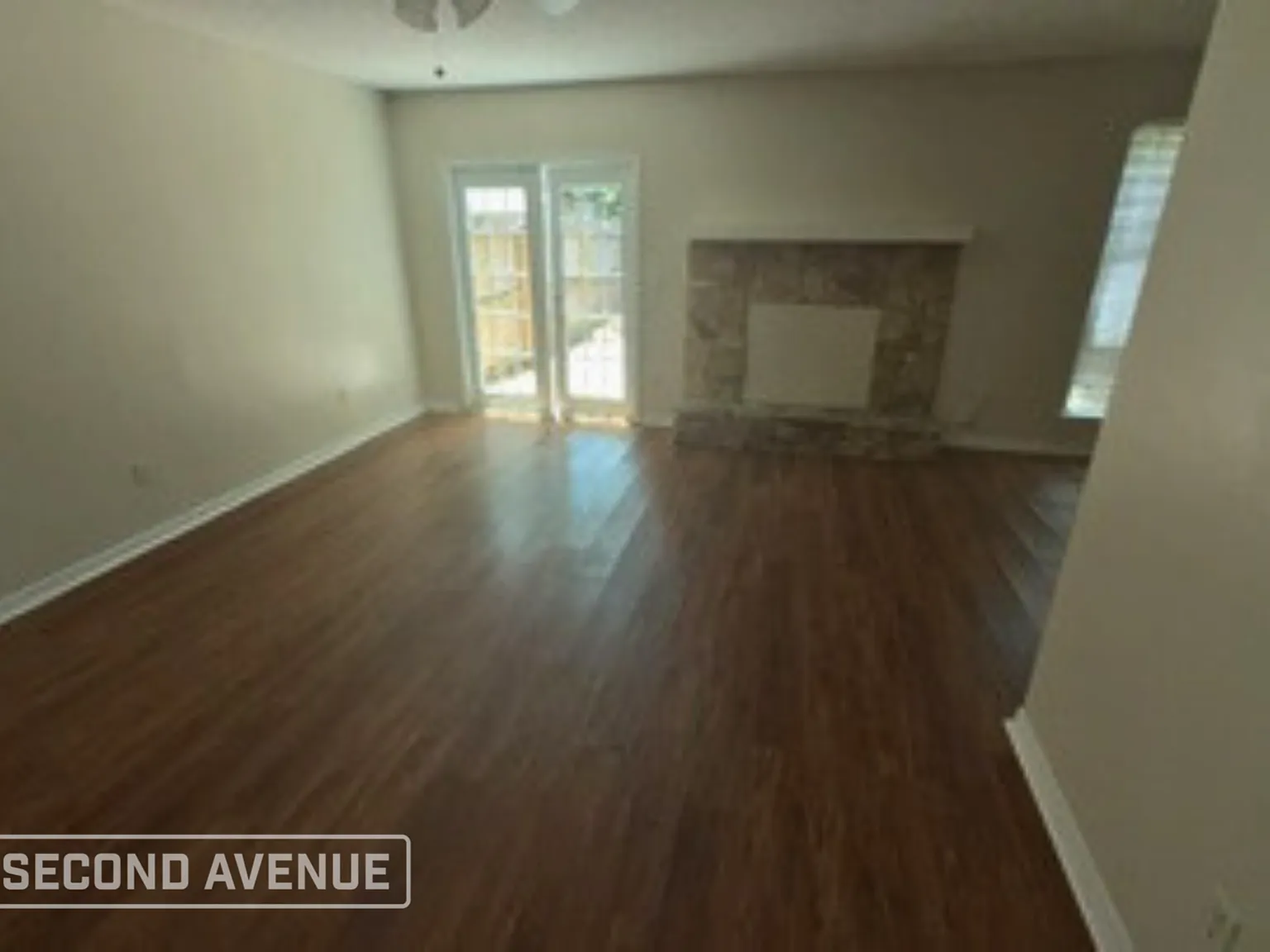 3 bed, 3.0 bath, 1464 sqft, $1,495 — Photo 2