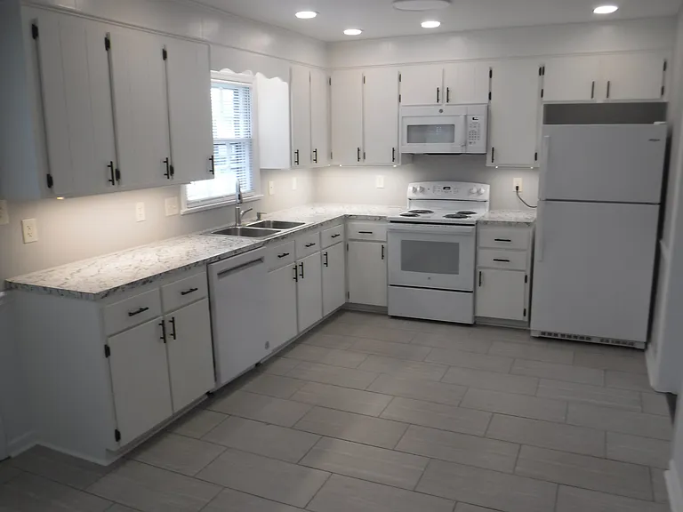 2100 Thornfield Rd — Photo 8