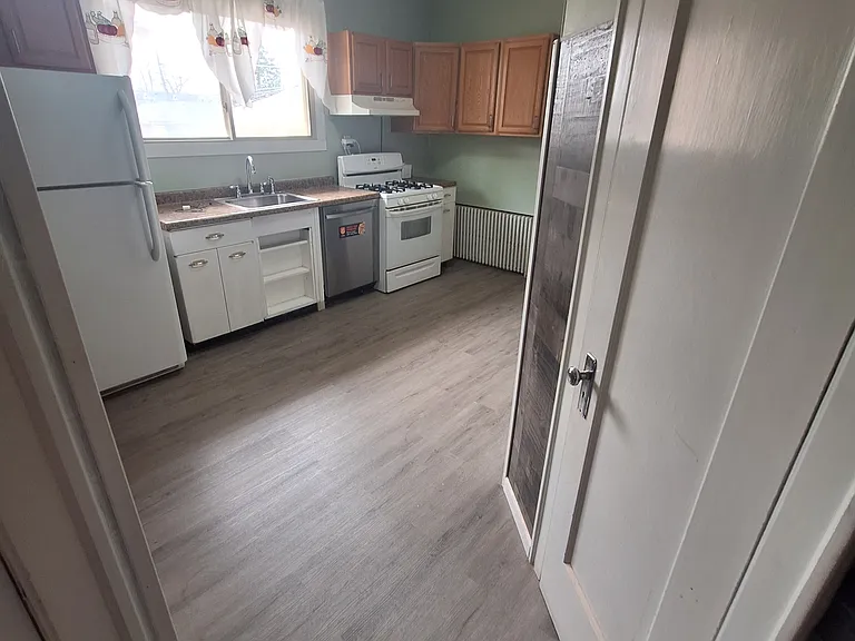 8720 S Loomis St — Photo 14