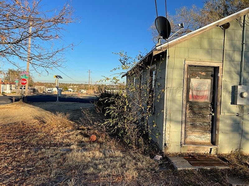 1st image of 1315 S Hughes St