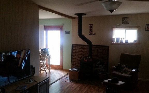 5th image of 1323 Leslie Ave