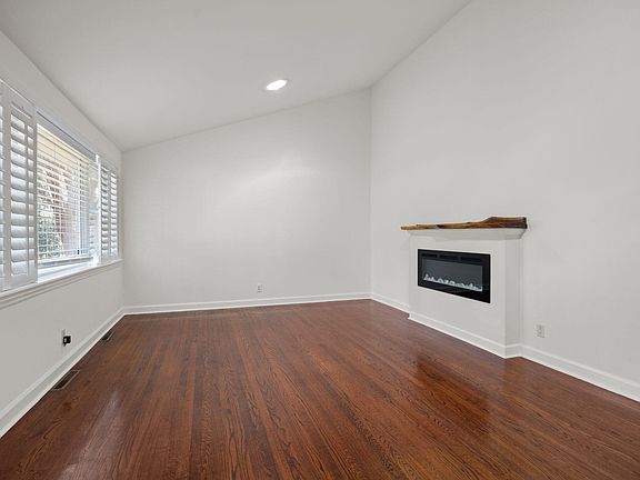 4th image of 3948 Bristol Rd