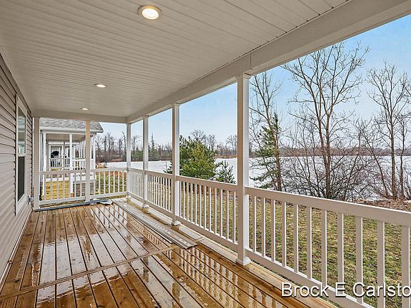 3rd image of 1283 E Ellis Rd #31