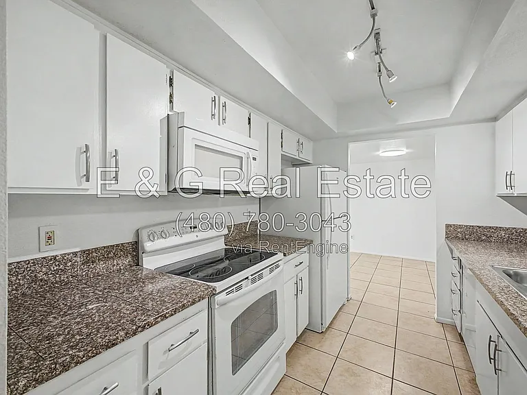 4401 S Rita Ln — Photo 12