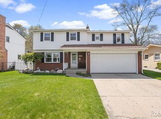 719 Beaumont Dr NW, Grand Rapids, MI 49504