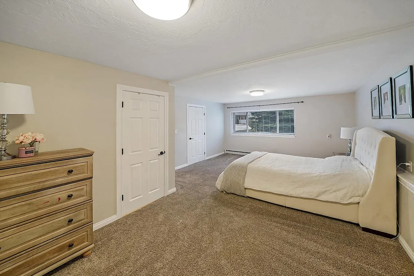 3 bed, 1950 sqft, $3,000 — Photo 4
