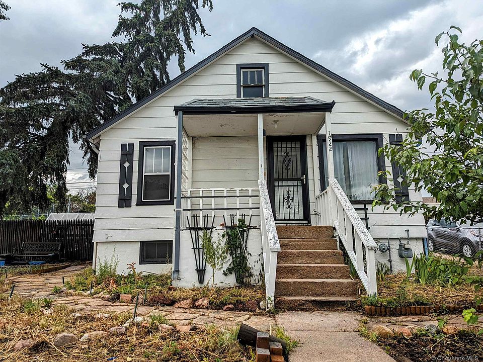 1st image of 1922 E 15th St