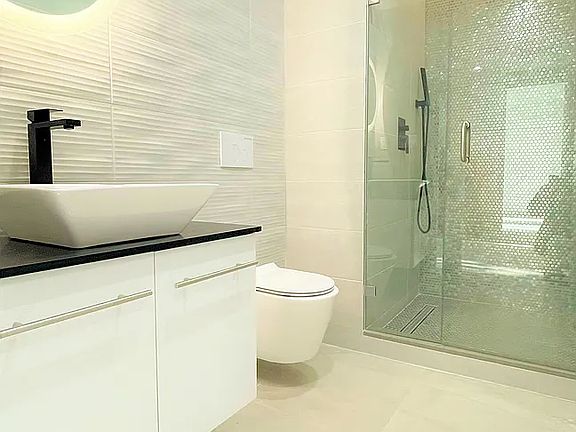 3rd image of 141 Johnson Ave #1L