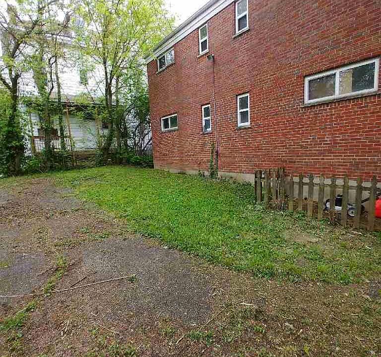 2nd image of 863 Academy Ave #4
