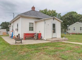211 S Poplar St, Worthing, SD 57077