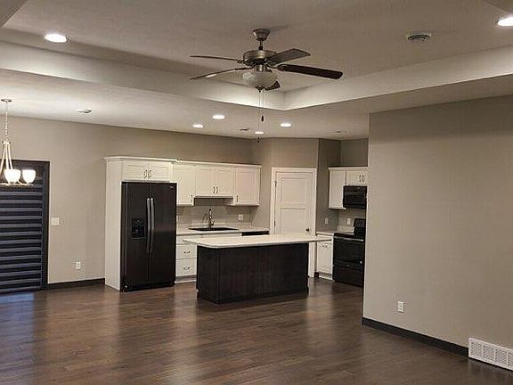 4th image of 228 W Devitt Dr