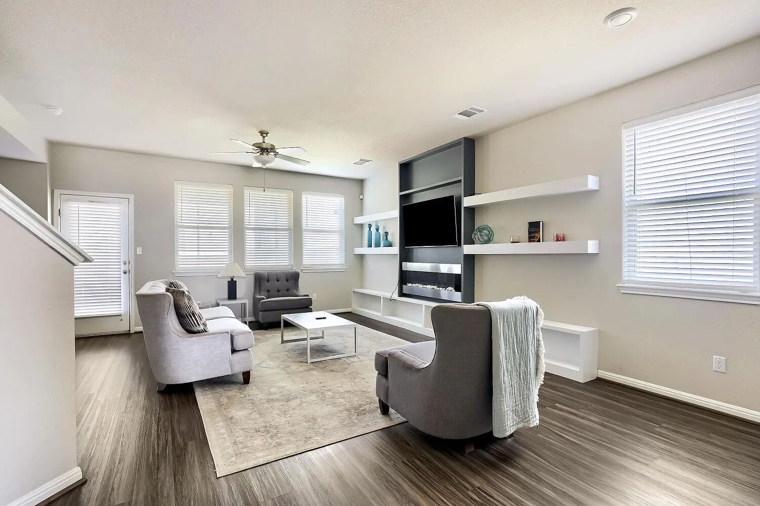 5 bed, 3.5 bath, 2853 sqft, $2,850 — Photo 3