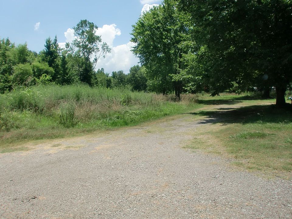 2nd image of 5742 Hilltop Rd