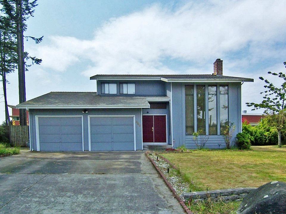 1st image of 696 NW 3rd Ave