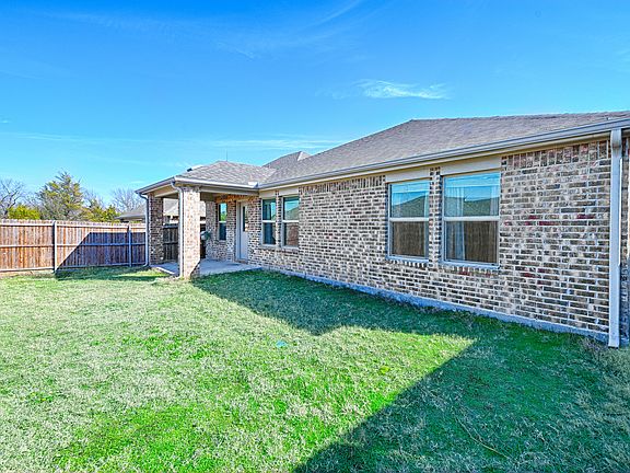 5th image of 1911 Canyon Ln