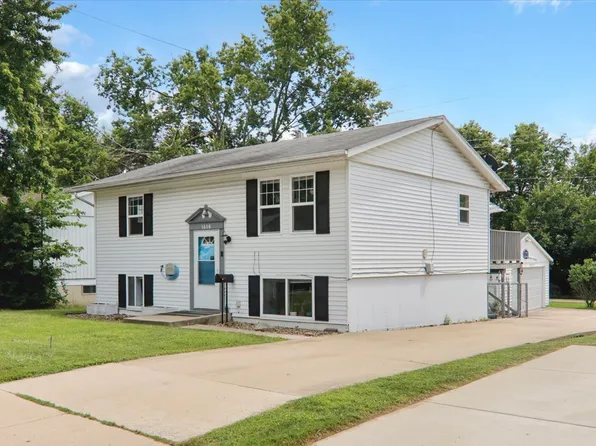 1616 Indiana St, Bloomington, IL 61701