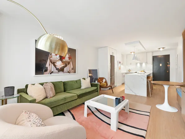 305 East 24th Street image 2 of 6