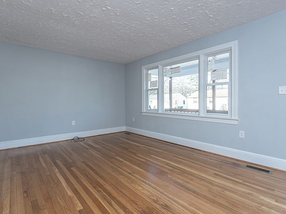 4th image of 303 Piedmont Ave