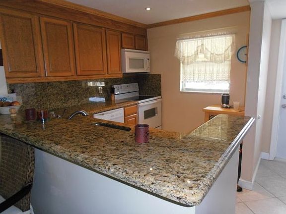 3rd image of 606 SW Natura Blvd APT 313