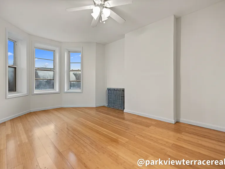 453 43rd St #3 — Photo 3