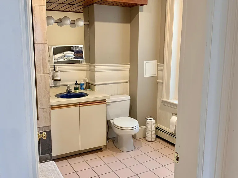 286 Bunker Hill St #3 — Photo 22