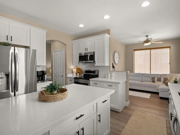 3462 E RIOPELLE Avenue, Gilbert, AZ 85298