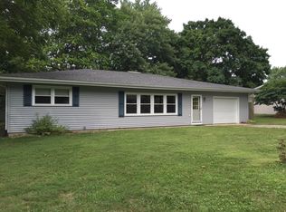 515 Sunset Dr, Mount Zion, IL 62549