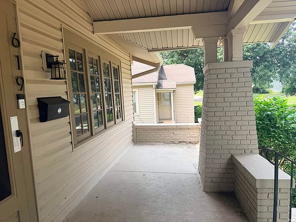 2nd image of 619 W Ashland Ave