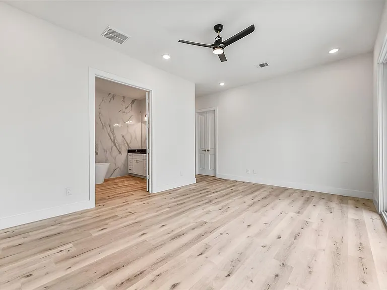 5906 Saint Augustine St #A — Photo 16