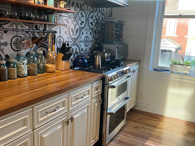 2519 California Ave #1 — Photo 4