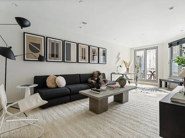 395 S 2nd St APT 1, Brooklyn, NY 11211