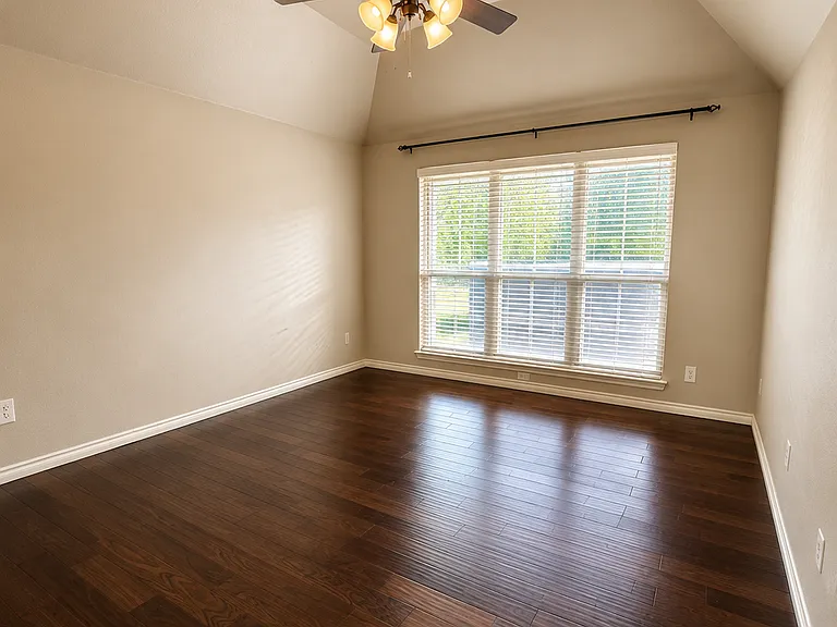 804 Brian Ct — Photo 8
