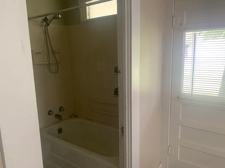346 Cottage St #B — Photo 5