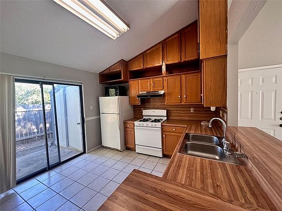 5th image of 1411 Gracy Farms Ln APT 102