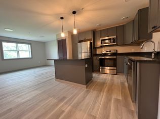 1650 Mountain Rd #305, Stowe, VT 05672