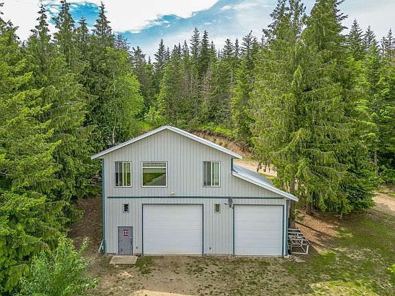 3rd image of 645 Capri Rd