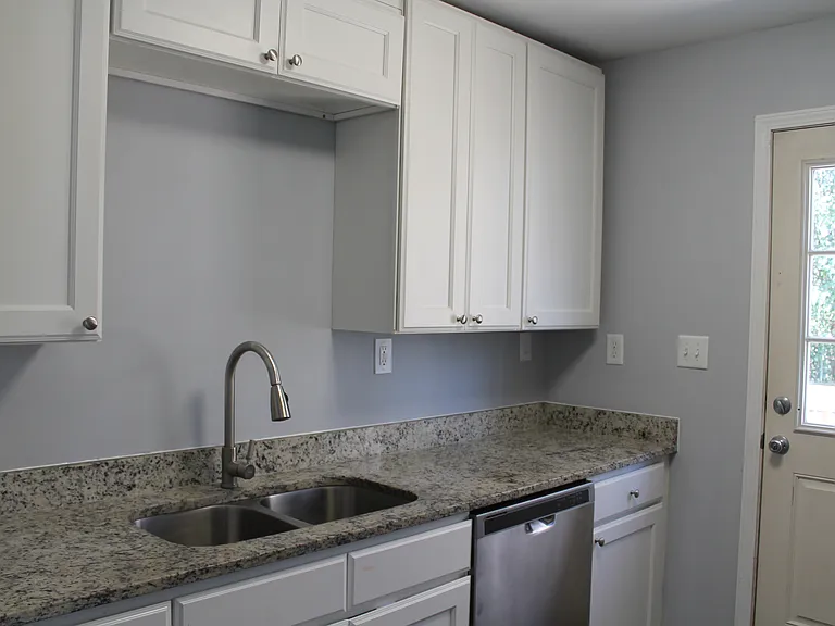 1419 Filbert St — Photo 8