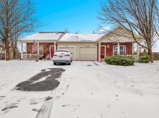 1502 Red Top Ln, Minooka, IL 60447