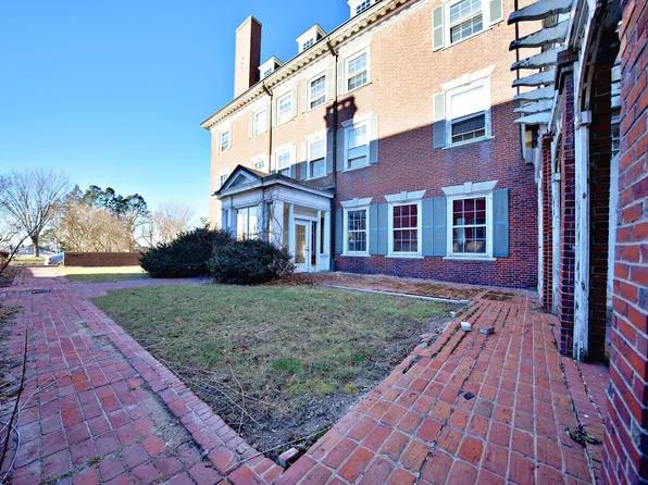112 West Street, Portland, ME 04102